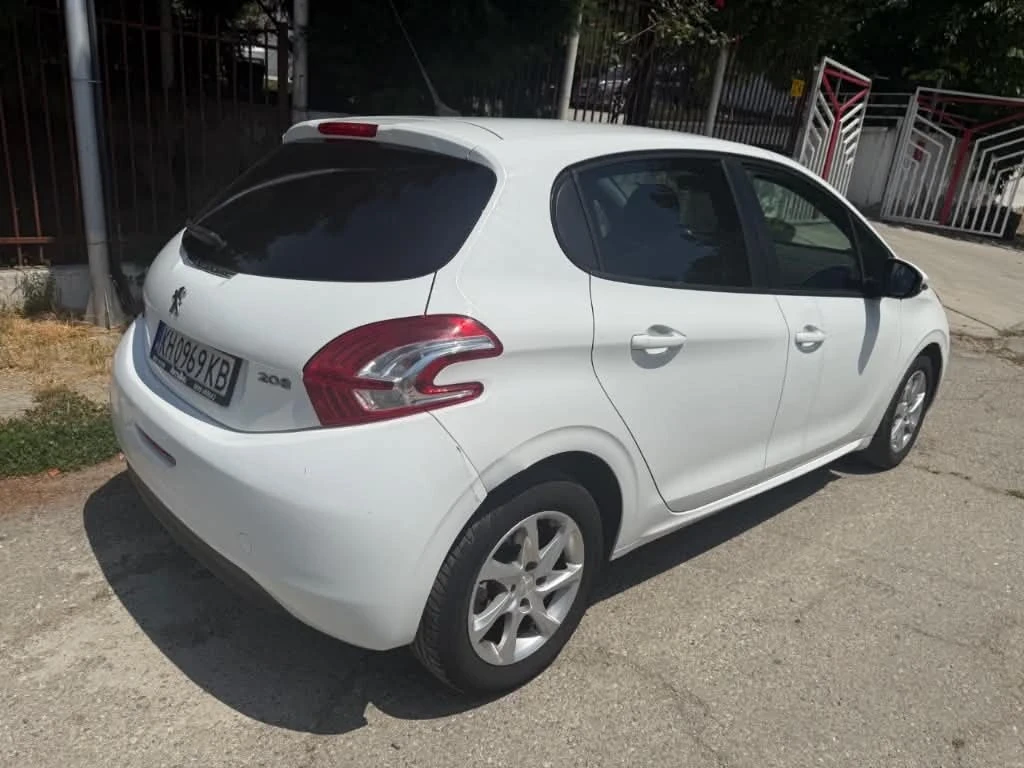Peugeot 208, снимка 2 - Автомобили и джипове - 55533182