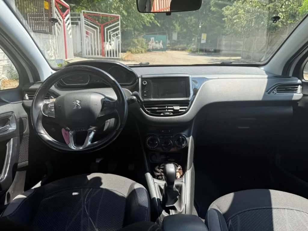 Peugeot 208, снимка 4 - Автомобили и джипове - 55533182