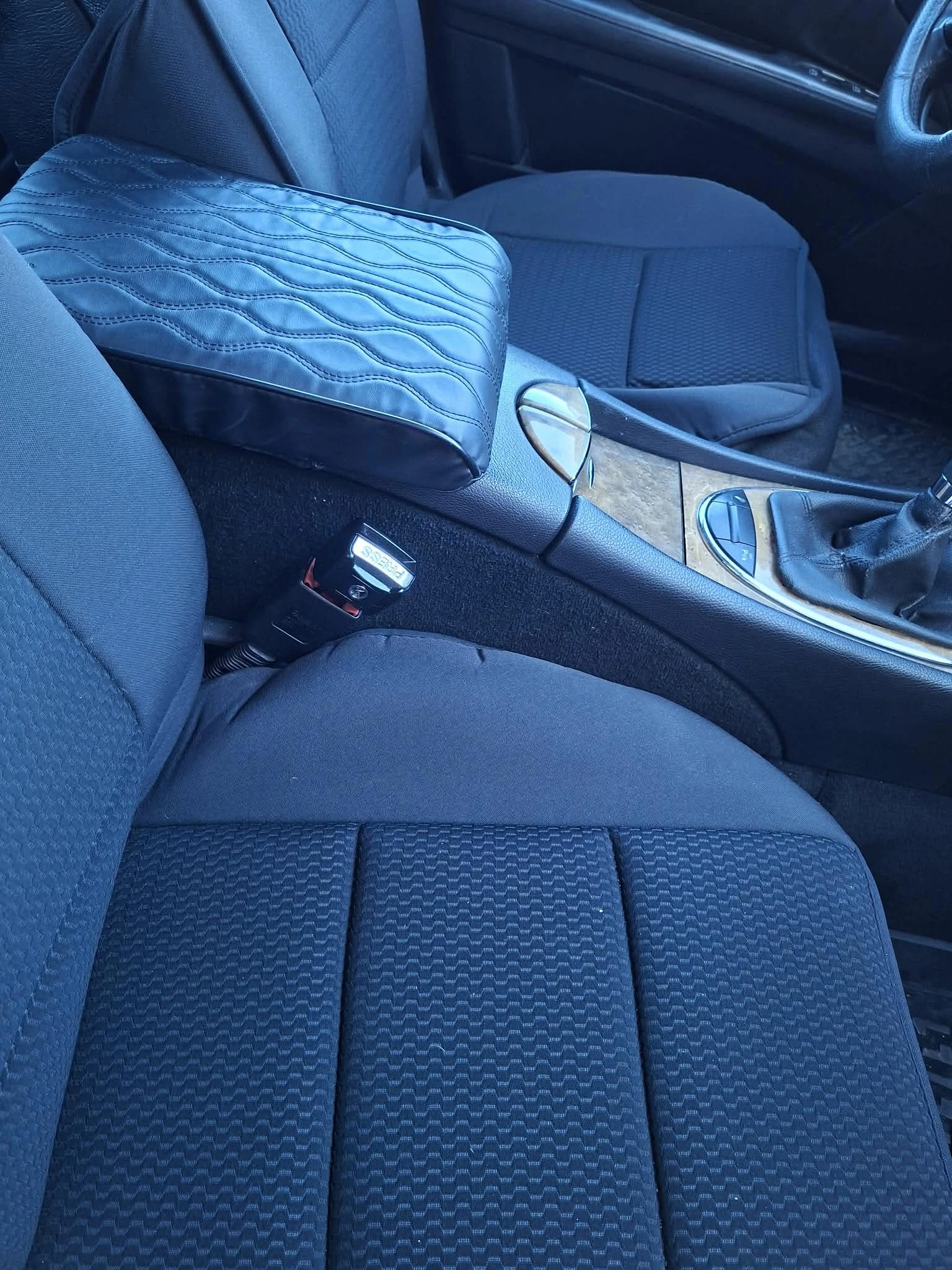 Mercedes-Benz E 200, снимка 2 - Автомобили и джипове - 55733081