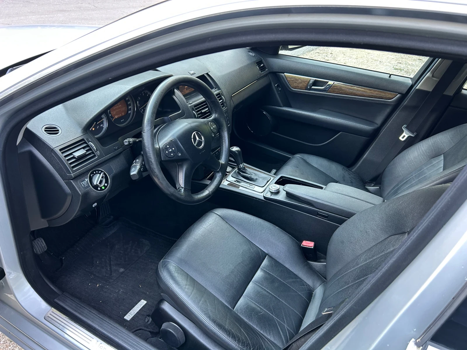 Mercedes-Benz C 320, снимка 5 - Автомобили и джипове - 56054245