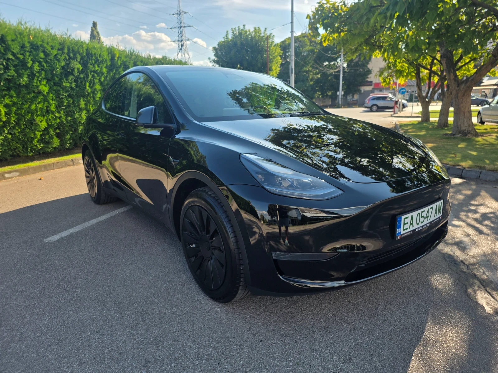Tesla Model Y LFP* 32500km* РЕГИСТРИРАНА* , снимка 3 - Автомобили и джипове - 56130917