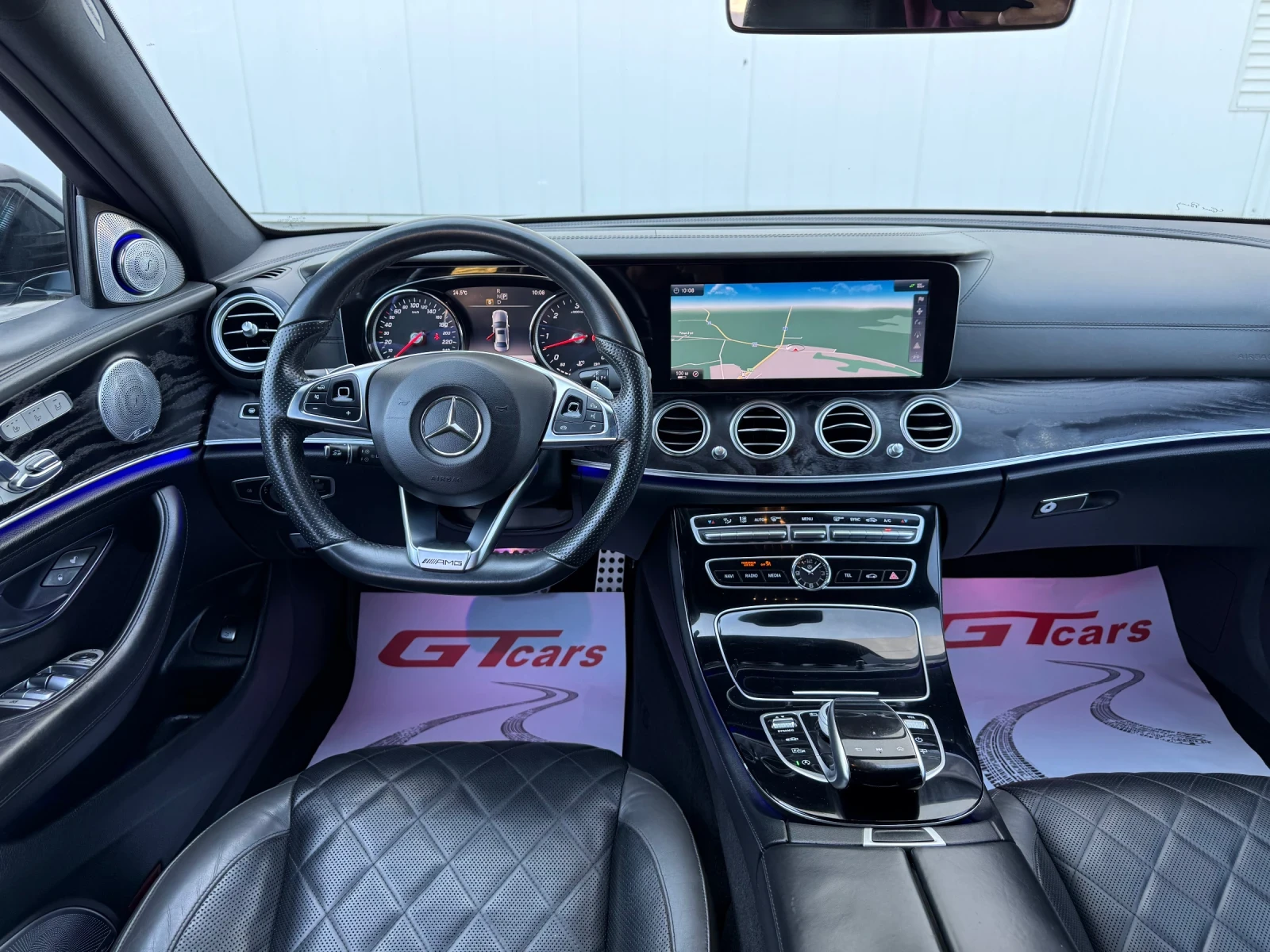 Mercedes-Benz E 350 AMG/DESIGNO/4D-BURMESTER/HuD/PANORAMA/MULTIBEAM, снимка 12 - Автомобили и джипове - 56255609