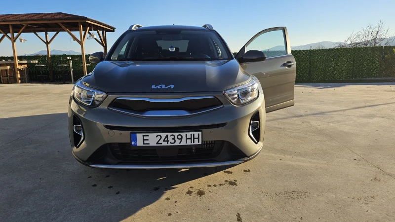 Kia Stonic, снимка 2 - Автомобили и джипове - 48201532