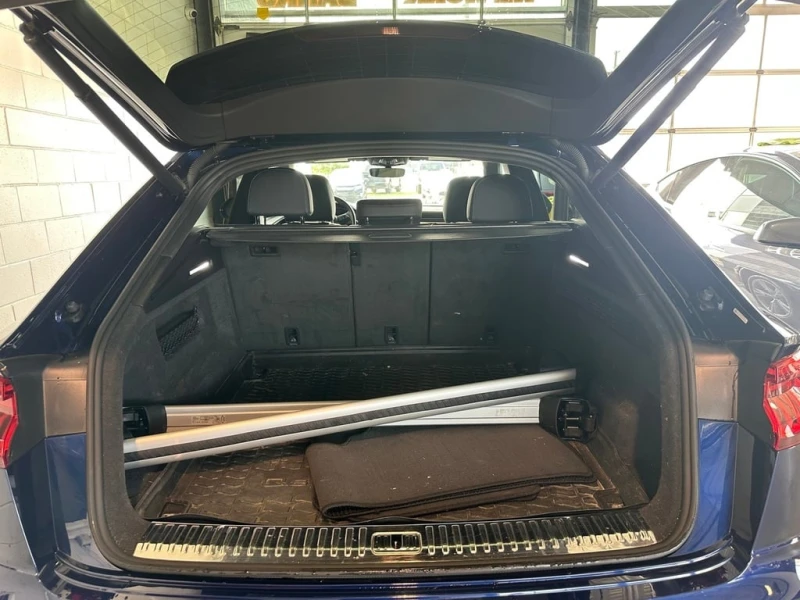 Audi Q8 * Progressiv S Line Accident Free * CARFAX * ЦЕНА , снимка 7 - Автомобили и джипове - 52879766