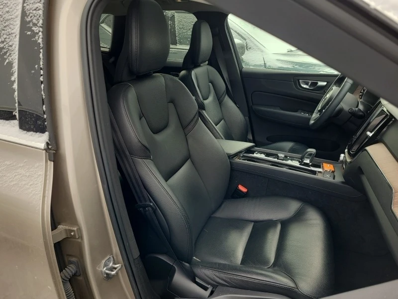 Volvo XC60 PLUS BRIGHT THEME* * CARFAX * * АВТО КРЕДИТ * *  - изображение 8