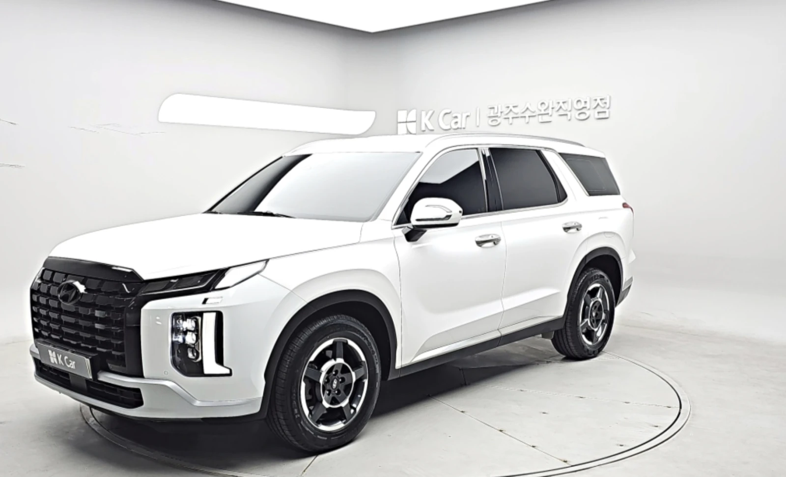 Hyundai Palisade CALLIGRAPHY / DISTRONIC / ОБДУХВАНЕ / 360 / ПАНО, снимка 2 - Автомобили и джипове - 53930229