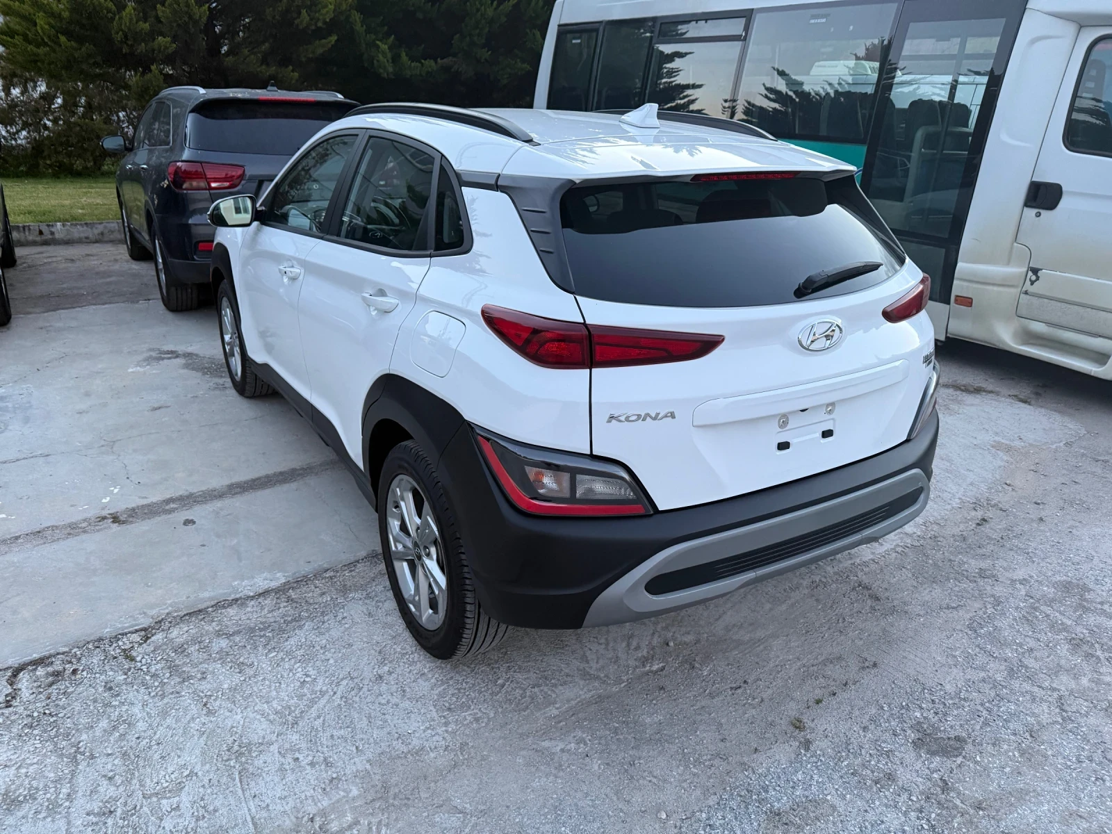 Hyundai Kona SEL 2.0 AWD Кожа Люк Дистроник , снимка 4 - Автомобили и джипове - 54389741