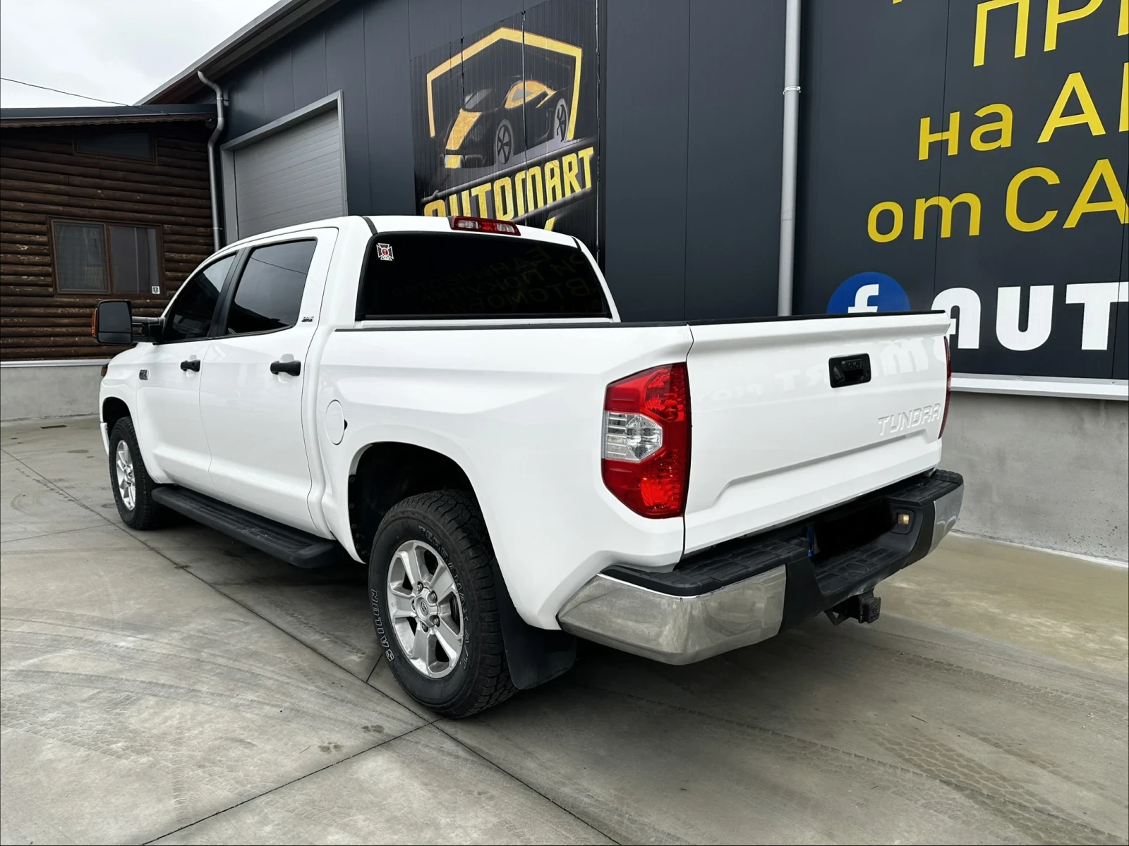 Toyota Tundra 5.7 Facelift, снимка 5 - Автомобили и джипове - 54422895