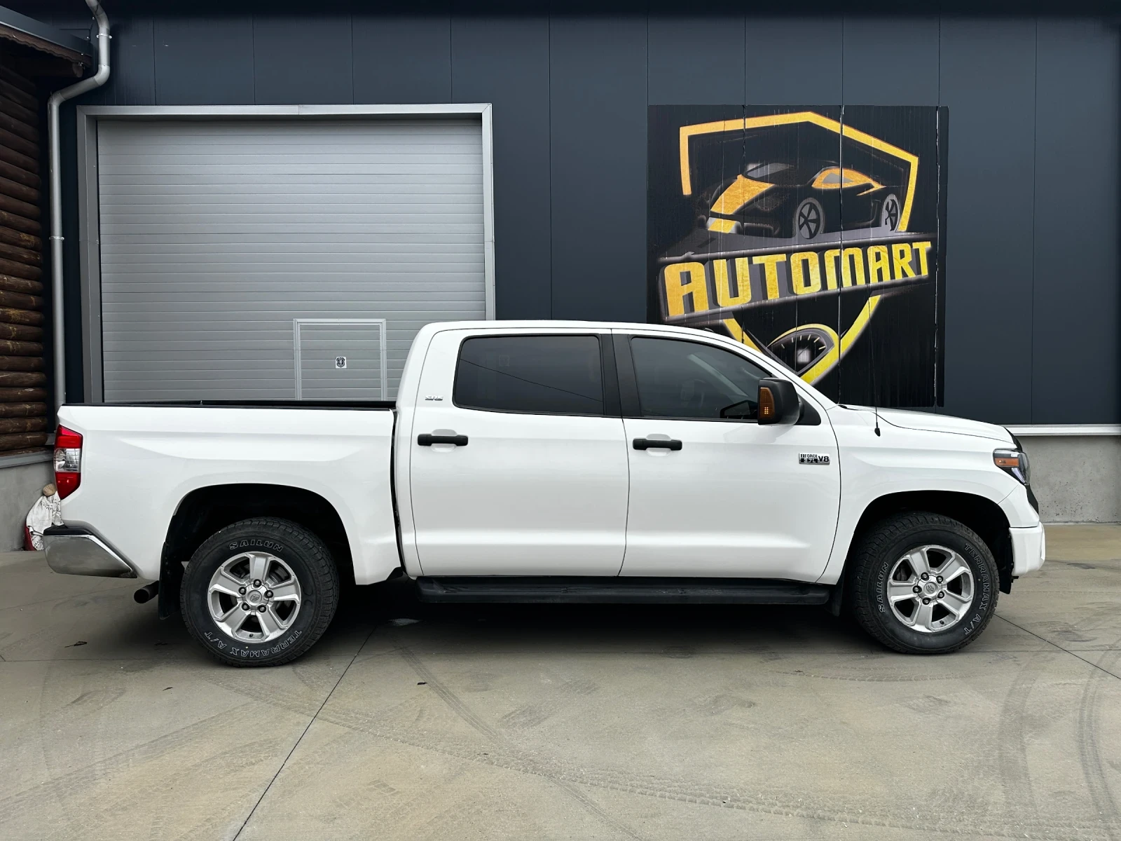 Toyota Tundra 5.7 Facelift, снимка 2 - Автомобили и джипове - 54422895
