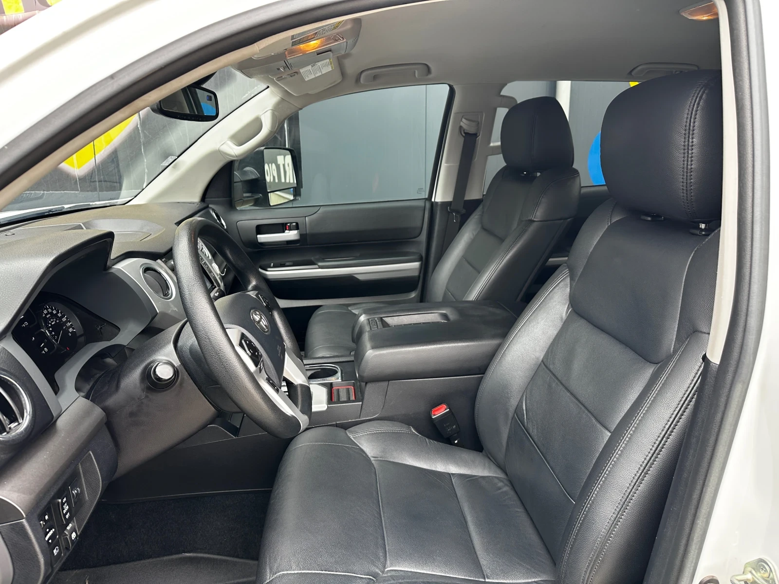 Toyota Tundra 5.7 Facelift, снимка 10 - Автомобили и джипове - 54422895