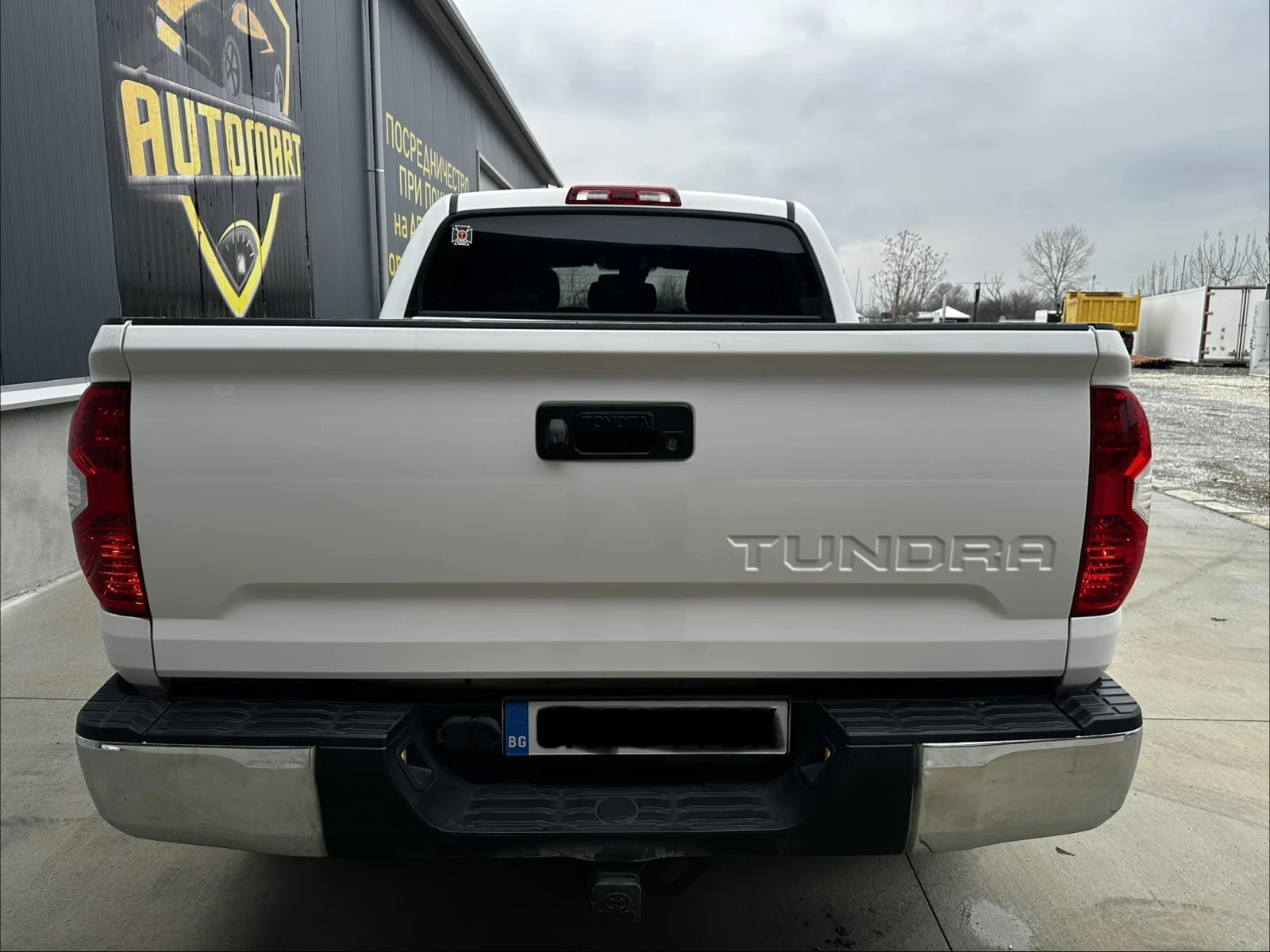 Toyota Tundra 5.7 Facelift, снимка 4 - Автомобили и джипове - 54422895