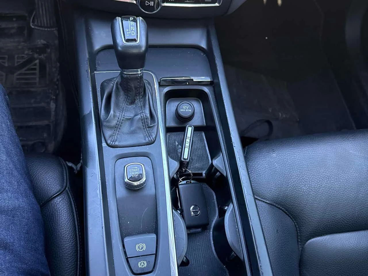 Volvo XC60 Momentum  CARFAX, снимка 10 - Автомобили и джипове - 54726004