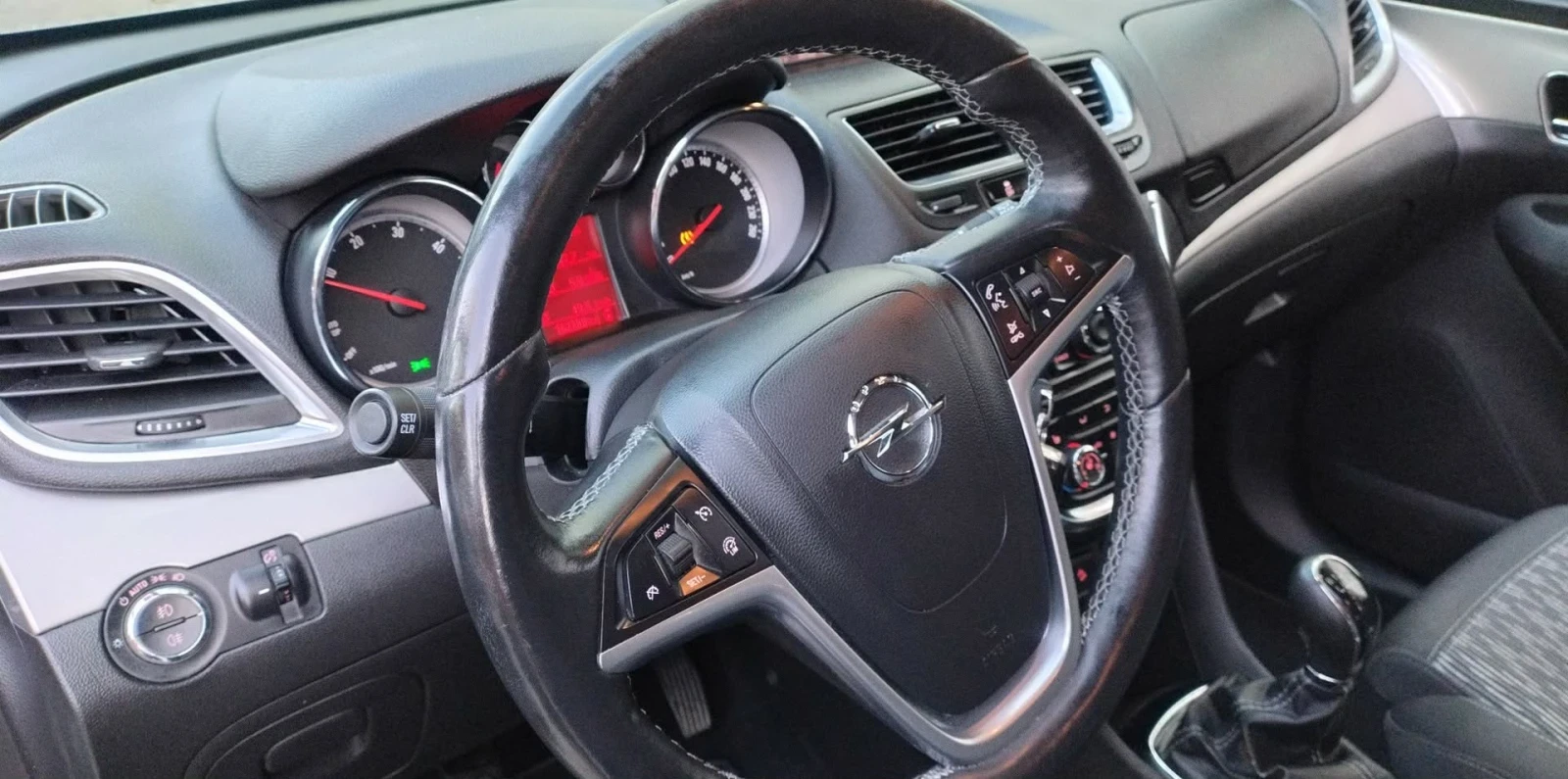 Opel Mokka 1.6 136коня нов внос Швейцария фулл уникат!, снимка 11 - Автомобили и джипове - 55732457