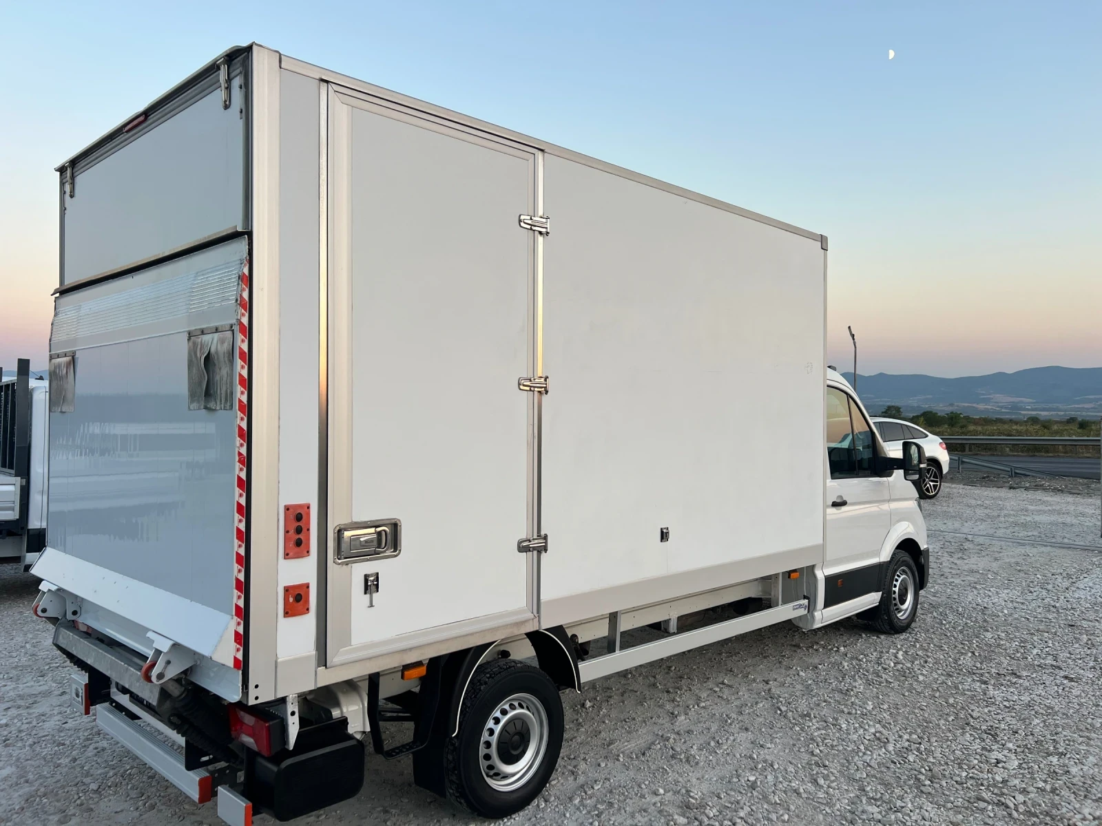 VW Crafter 2.0 TDI, падащ борд , климатик. EURO6d., снимка 5 - Бусове и автобуси - 55754026