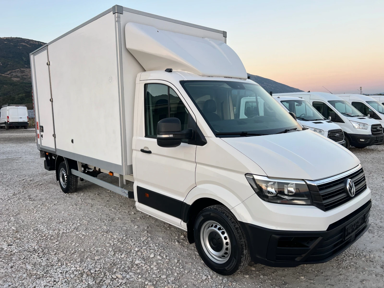 VW Crafter 2.0 TDI, падащ борд , климатик. EURO6d., снимка 2 - Бусове и автобуси - 55754026