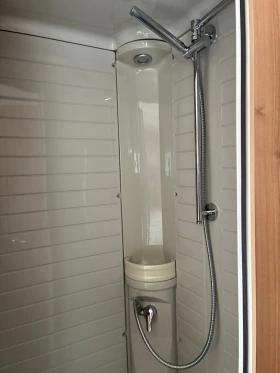 Кемпер Burstner Ixeo 734, снимка 15