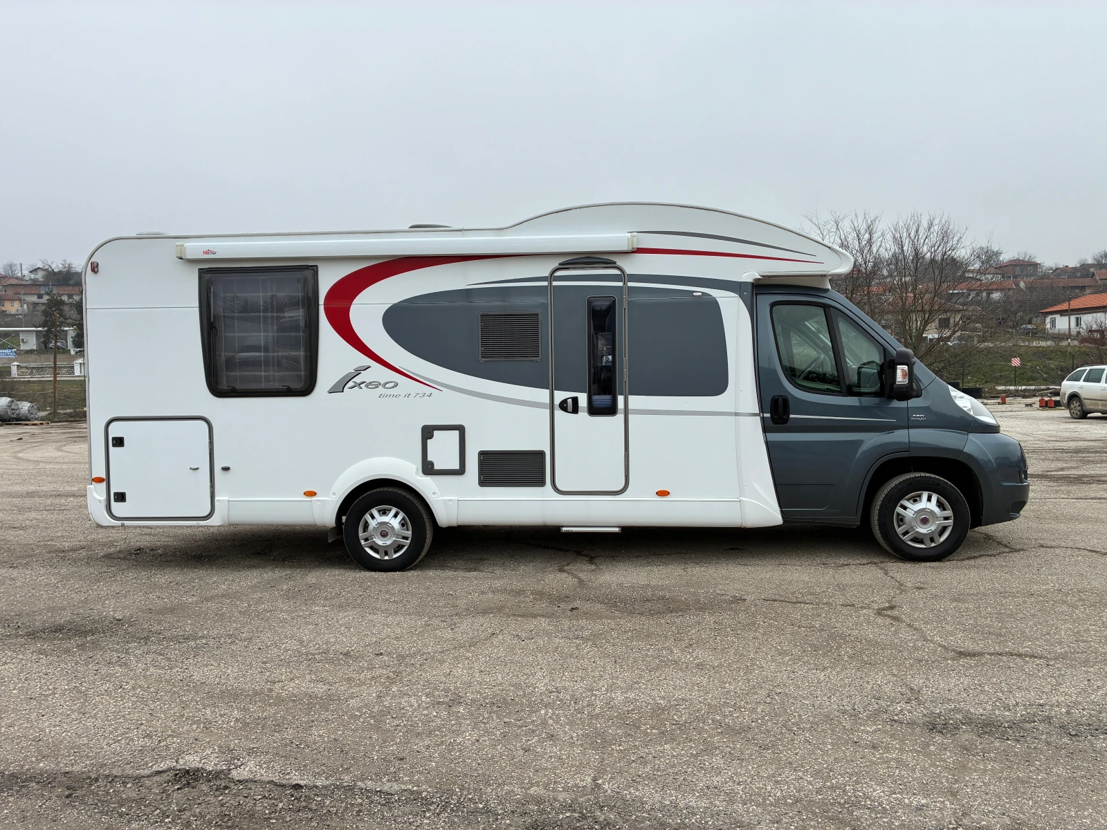 Кемпер Burstner Ixeo 734, снимка 4 - Каравани и кемпери - 53822369