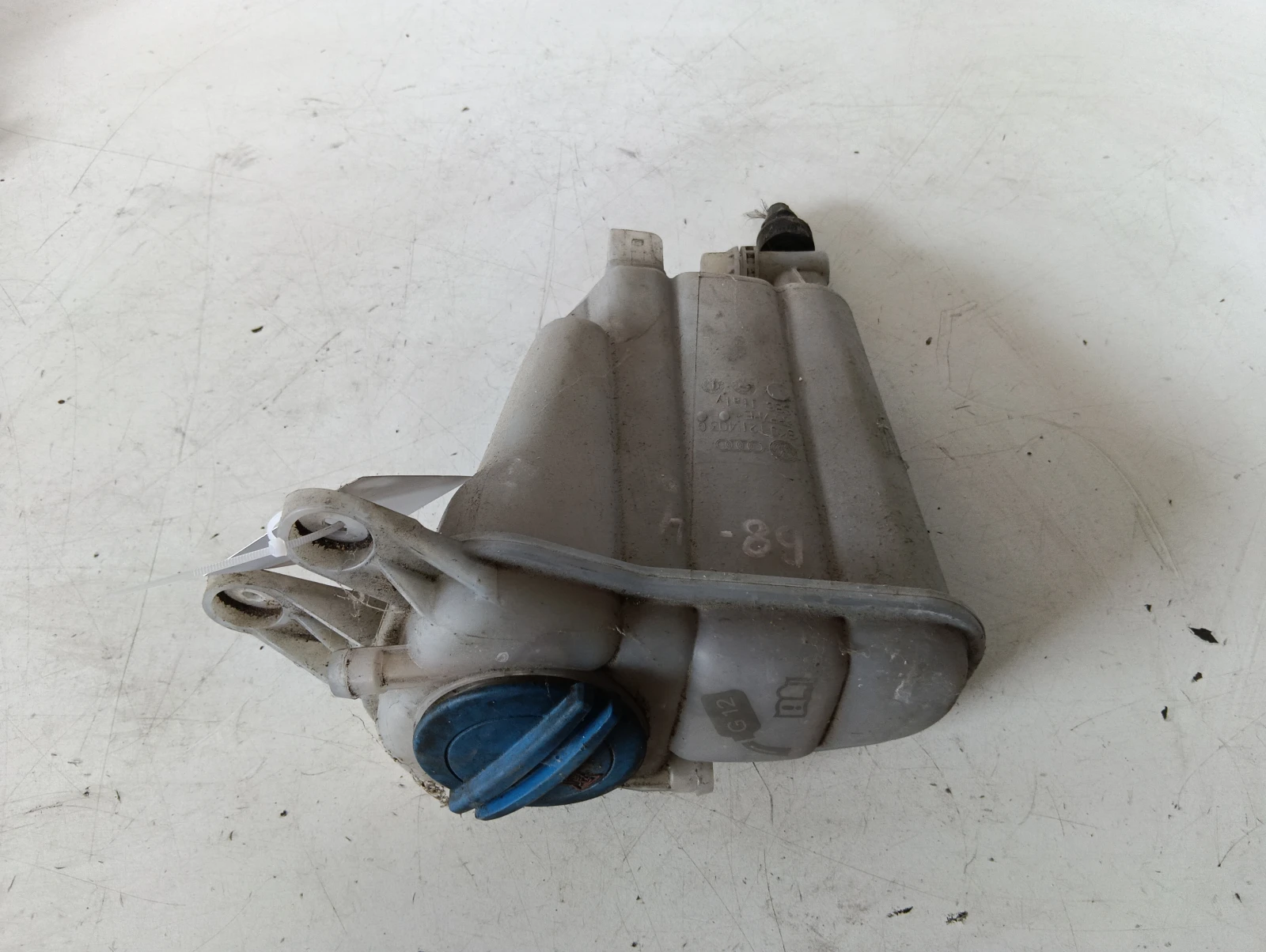 казанче антифриз 8K0121403G 2.0TDI Audi A4