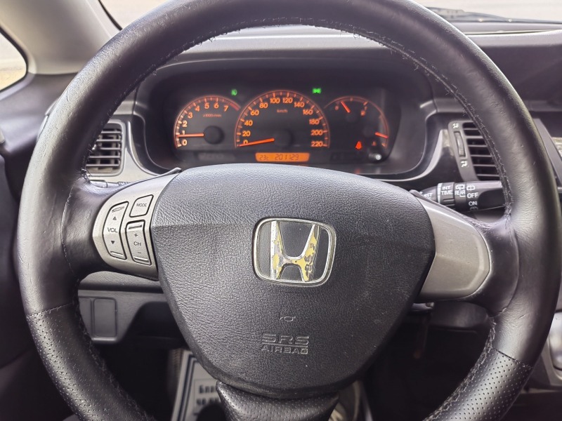 Honda Fr-v 1.7 i-vtec, снимка 14 - Автомобили и джипове - 42714798