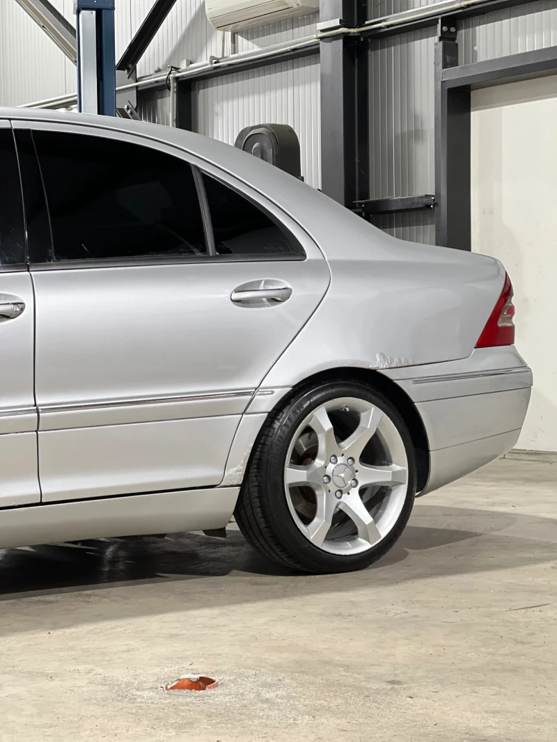 Mercedes-Benz C 200 Kompressor, снимка 9 - Автомобили и джипове - 47657197