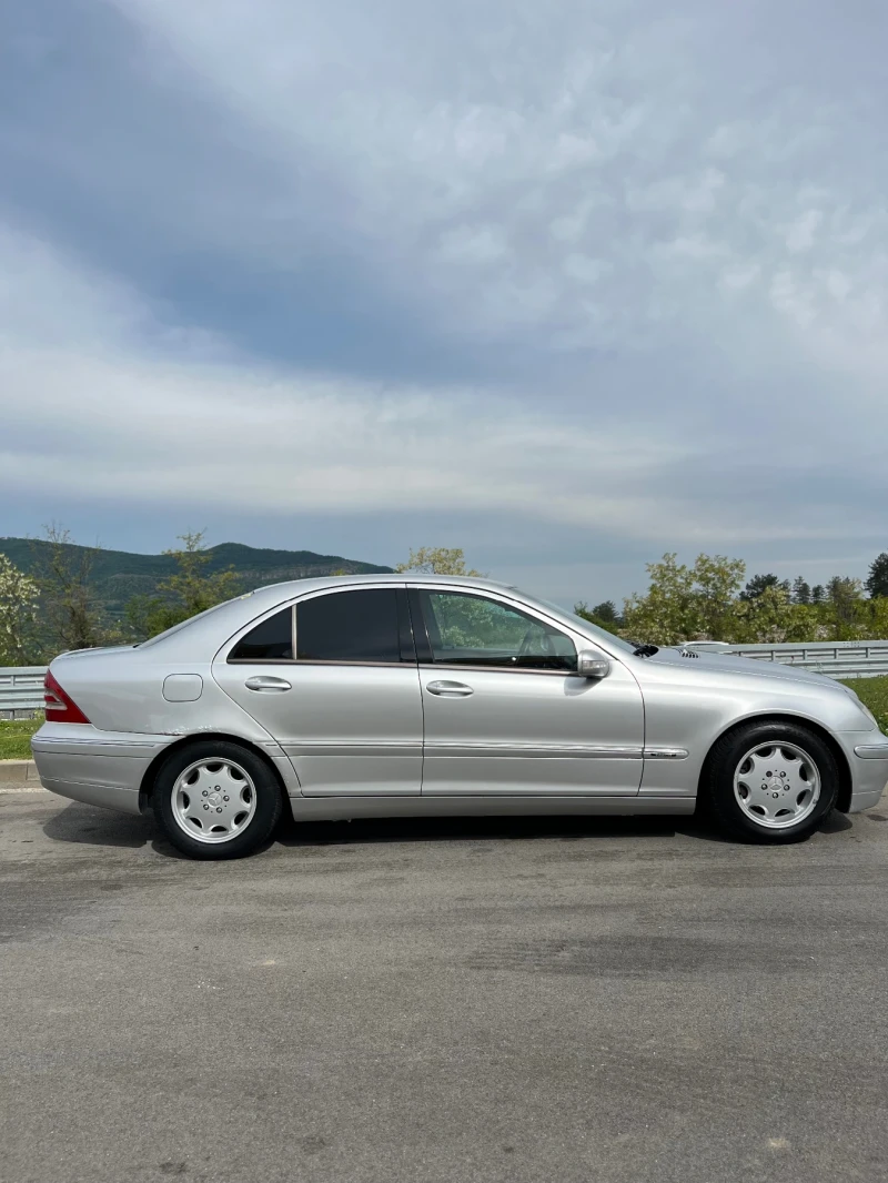 Mercedes-Benz C 200 Kompressor, снимка 11 - Автомобили и джипове - 47657197