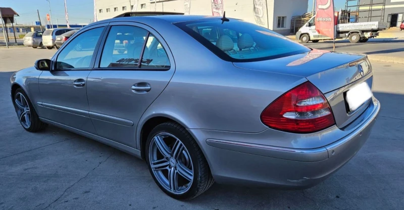 Mercedes-Benz E 220 2.2cdi 6ск., снимка 4 - Автомобили и джипове - 47905016