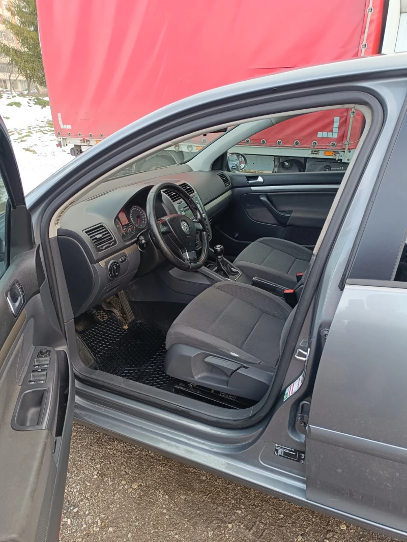 VW Golf, снимка 5 - Автомобили и джипове - 48572894