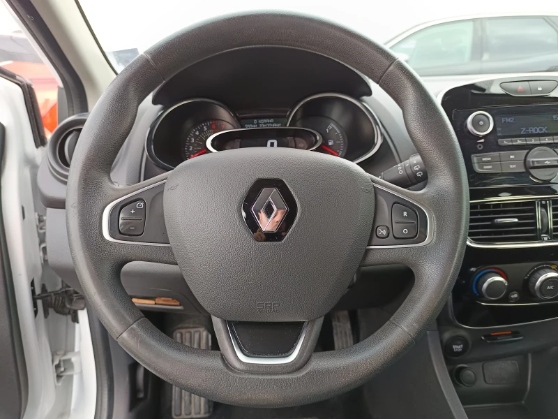 Renault Clio 0.9TCe, 75к.с, снимка 9 - Автомобили и джипове - 48905163