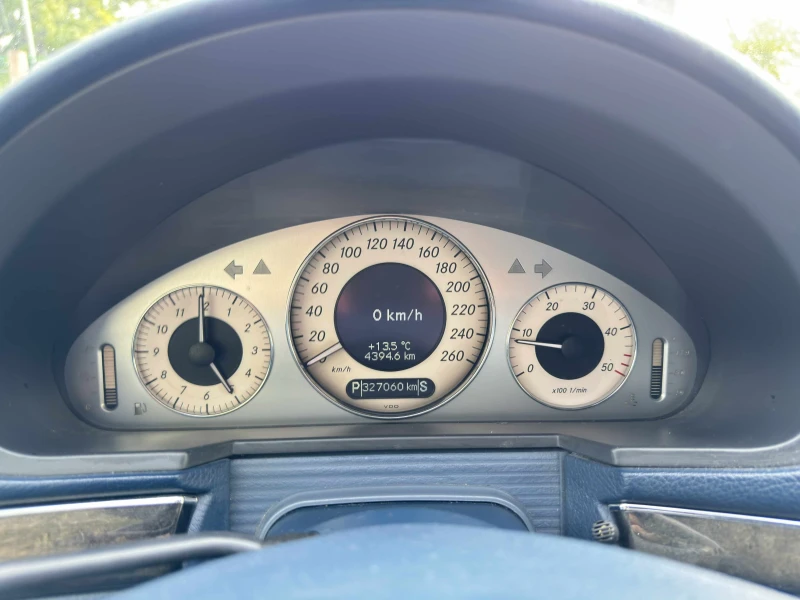 Mercedes-Benz E 270 CDI, снимка 10 - Автомобили и джипове - 52544173