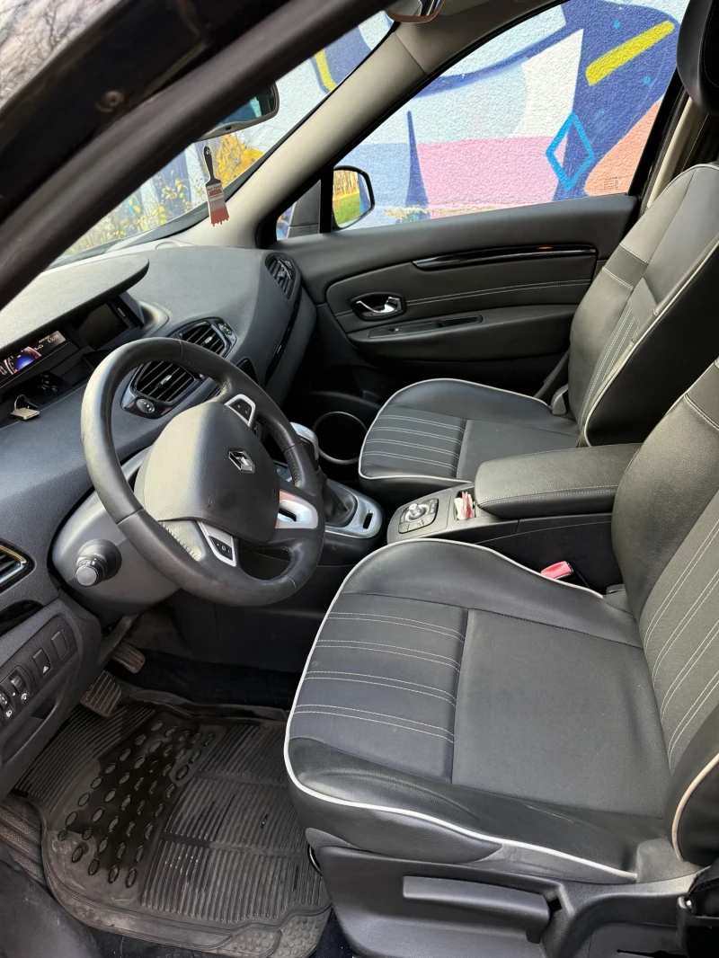 Renault Scenic 1.5 dci автоматик, снимка 9 - Автомобили и джипове - 52680233