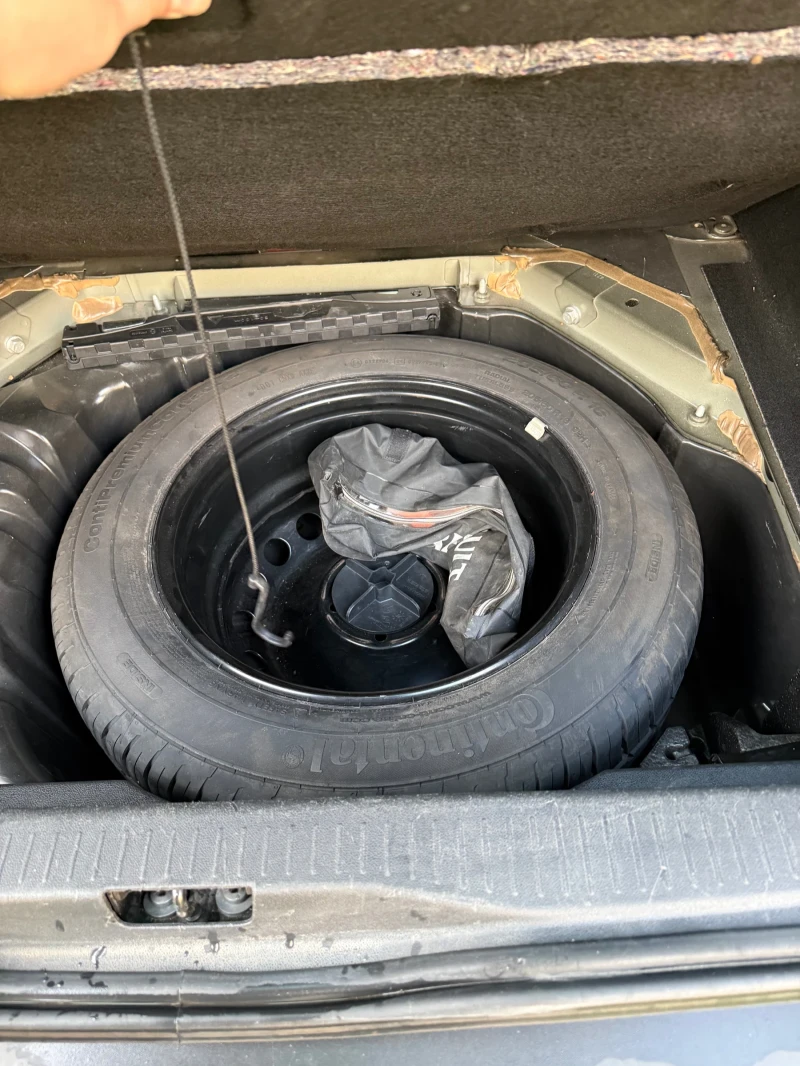 Renault Scenic 1.5 dci автоматик, снимка 15 - Автомобили и джипове - 52680233