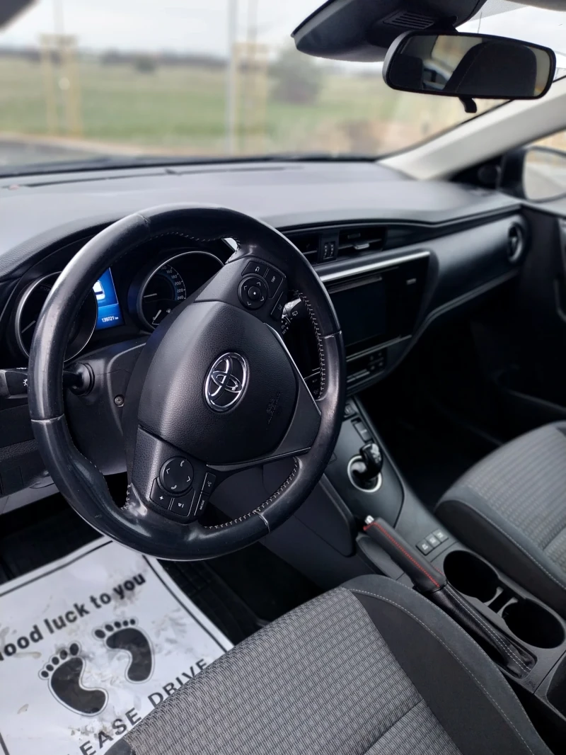 Toyota Auris 1.8 HSD Хибрид, снимка 8 - Автомобили и джипове - 53133230