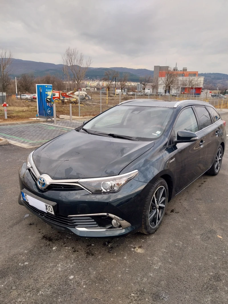 Toyota Auris 1.8 HSD Хибрид
