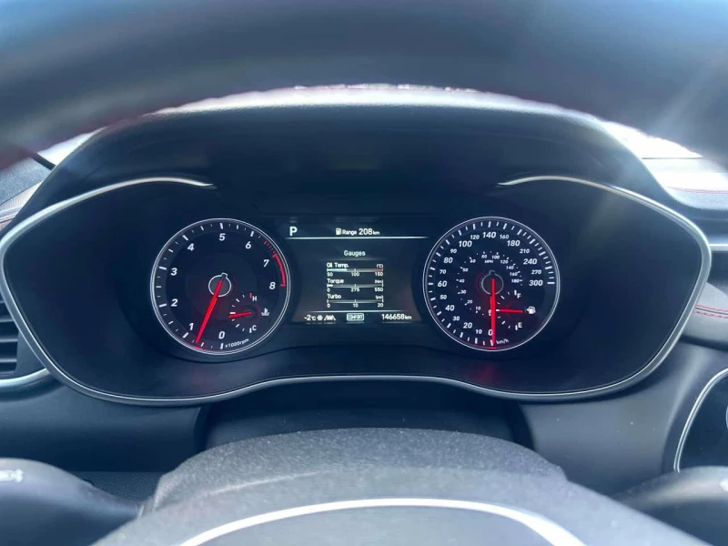 Genesis G70 * 3.3T Sport * DISTRONIC* ОБДУХВАНЕ* ПАНОРМА* , снимка 8 - Автомобили и джипове - 53507342