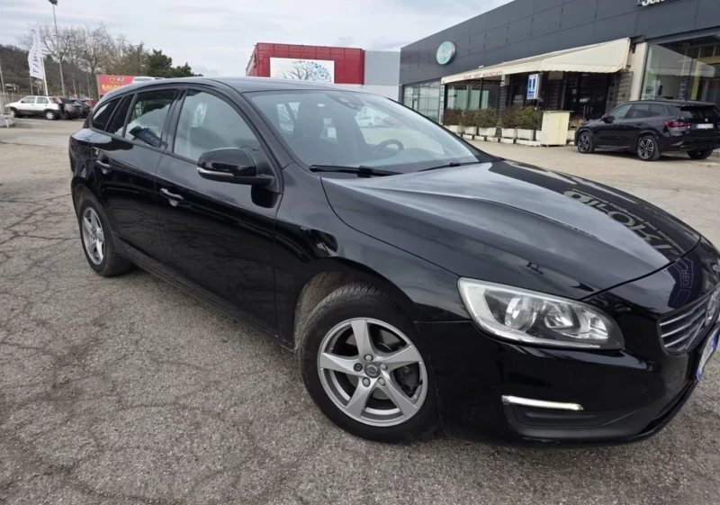 Volvo V60, снимка 5 - Автомобили и джипове - 53523635