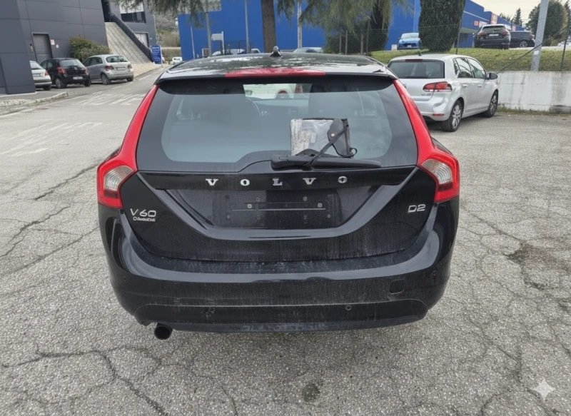 Volvo V60, снимка 6 - Автомобили и джипове - 53523635