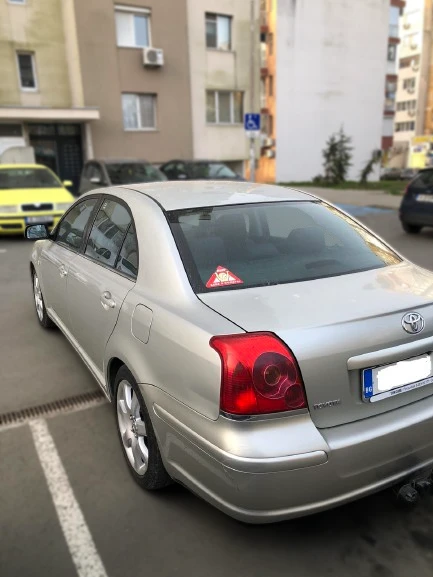 Toyota Avensis, снимка 6 - Автомобили и джипове - 53905857