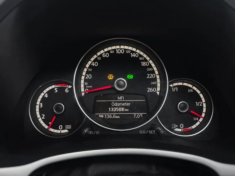 VW Beetle 2.0 TDI PREMIUM, снимка 8 - Автомобили и джипове - 55720258