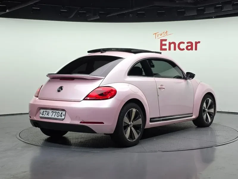 VW Beetle 2.0 TDI PREMIUM, снимка 2 - Автомобили и джипове - 55720258