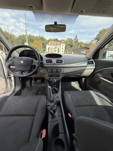 Renault Megane, снимка 8 - Автомобили и джипове - 56446401