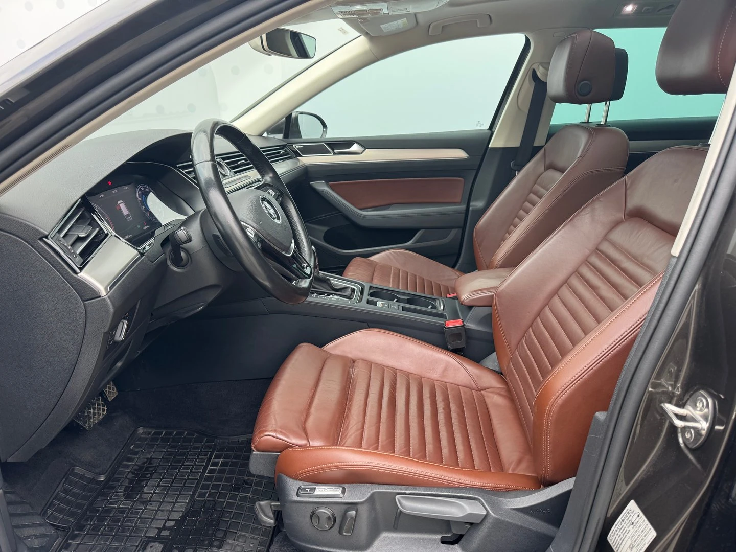 VW Passat 2.0 TDISCR BMT DSG High - изображение 5