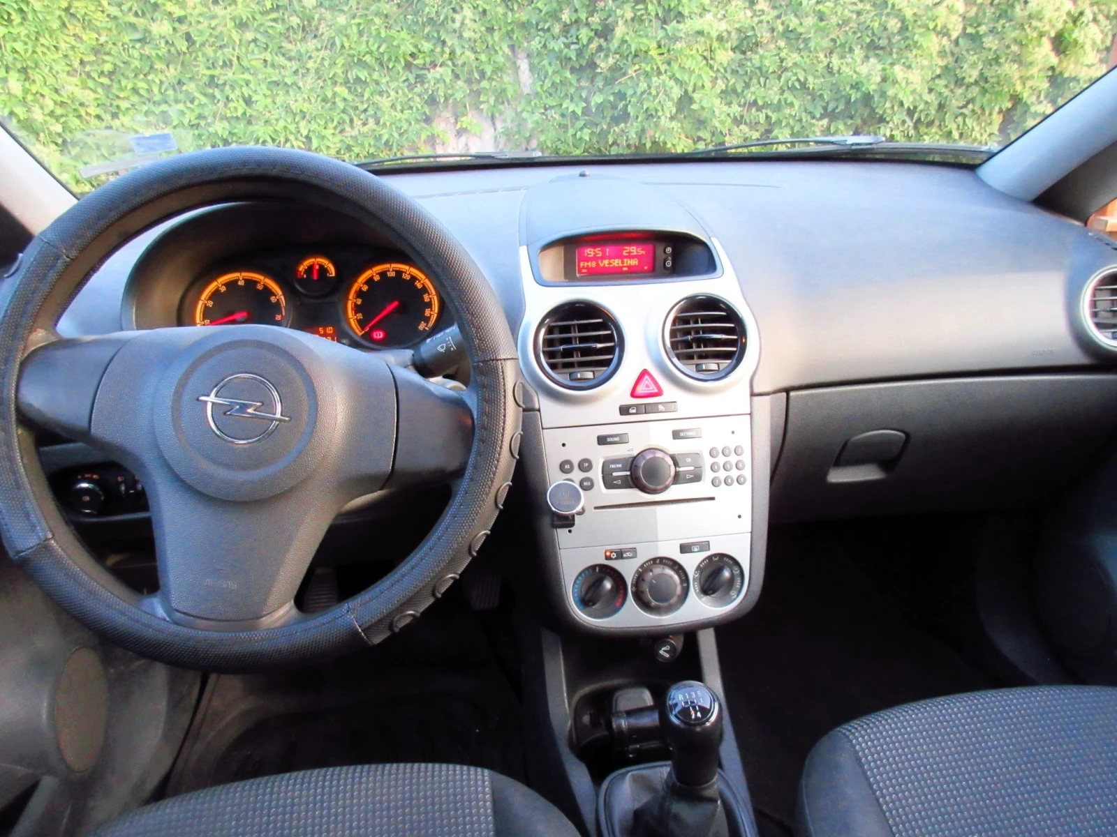 Opel Corsa 1.2i - изображение 9