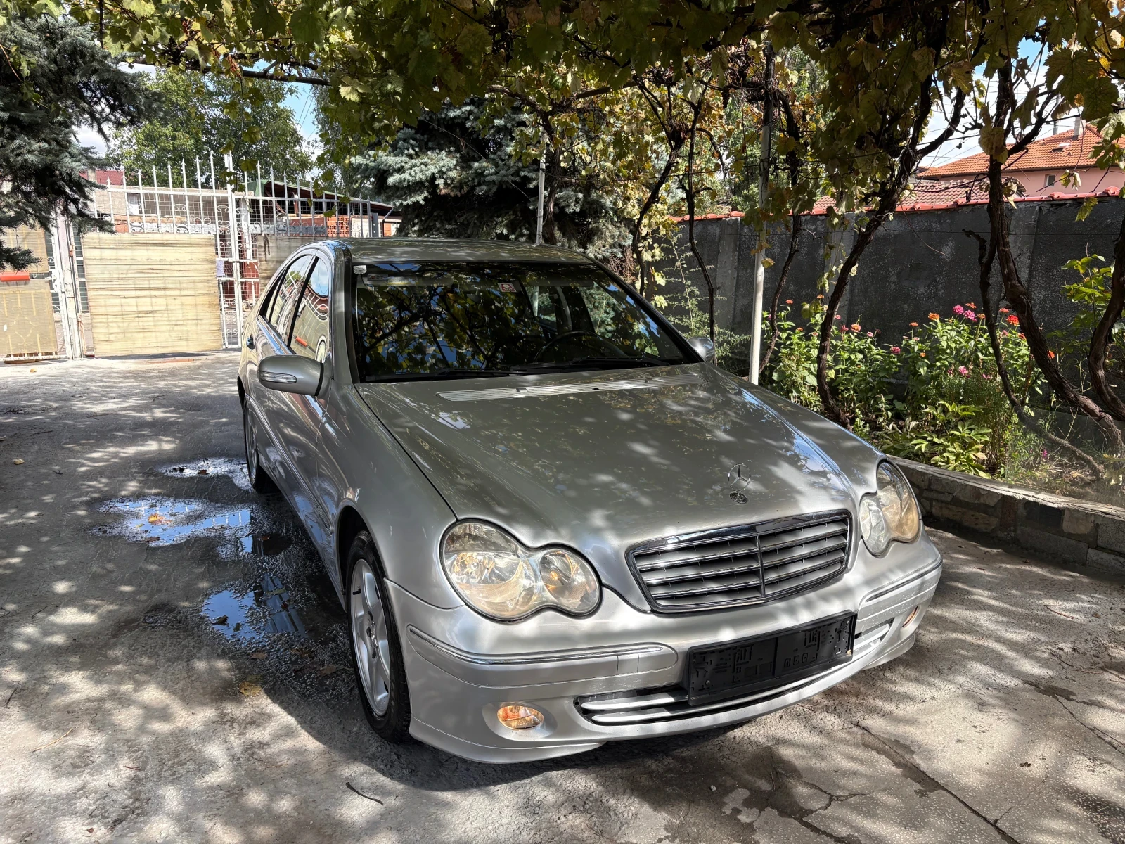 Mercedes-Benz C 220 2.2 НОВ ВНОС АВТОМАТИК - изображение 4