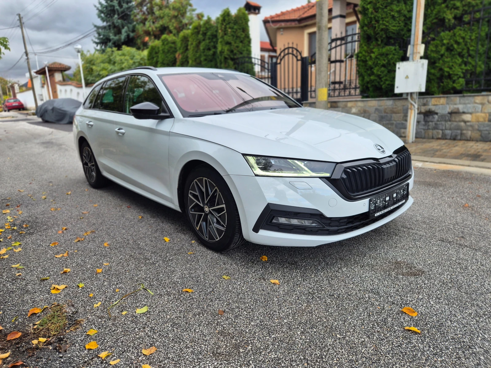 Skoda Octavia 2.0D-150кс/22г - изображение 2