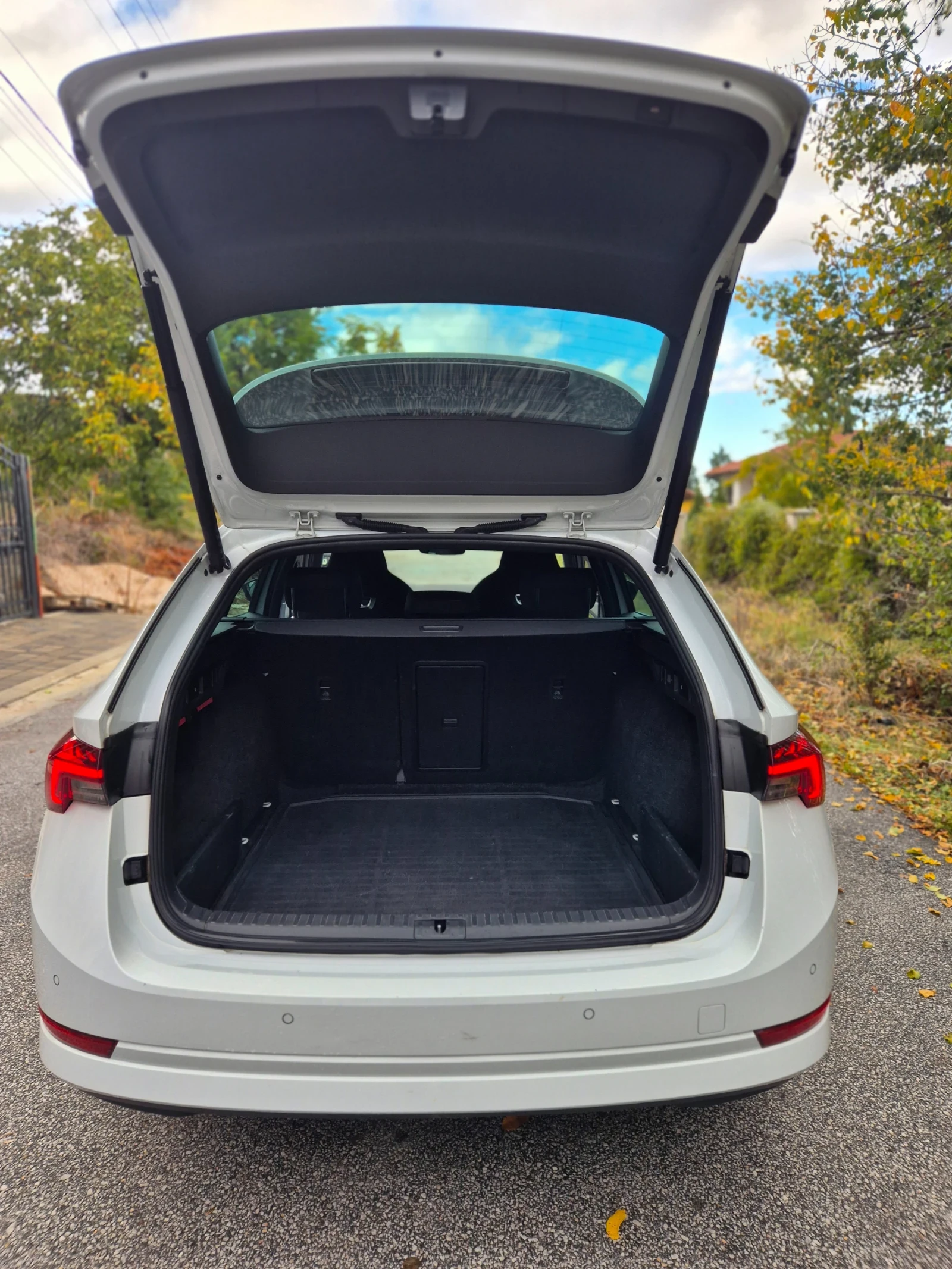 Skoda Octavia 2.0D-150кс/22г - изображение 7