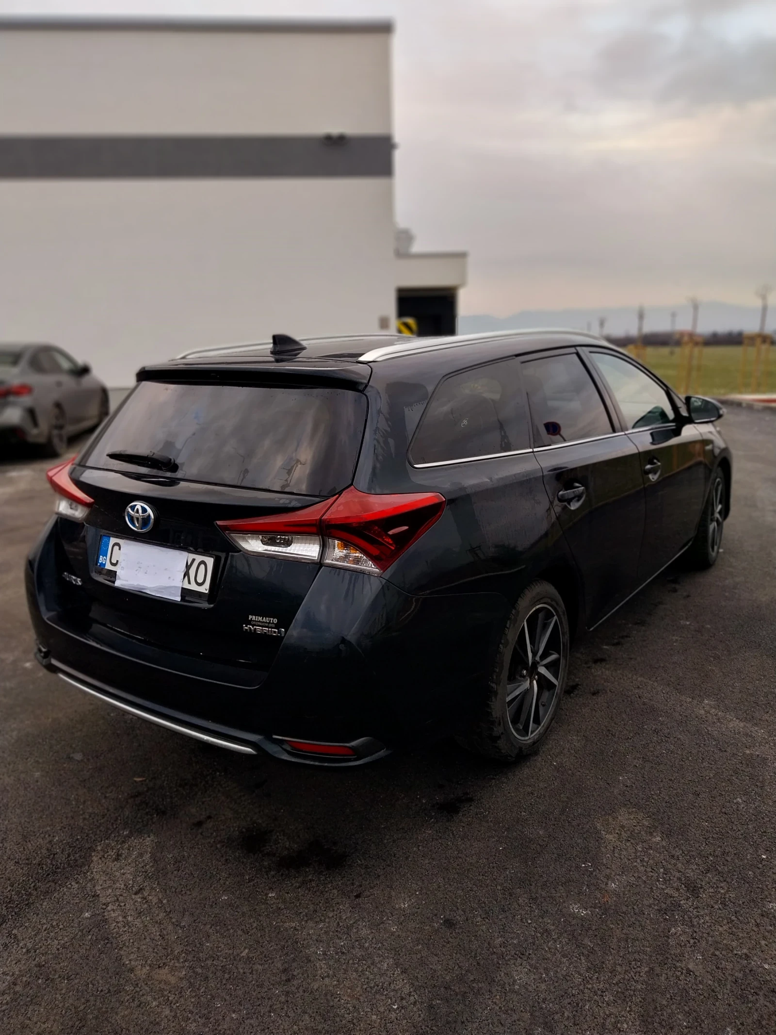 Toyota Auris 1.8 HSD Хибрид - изображение 4