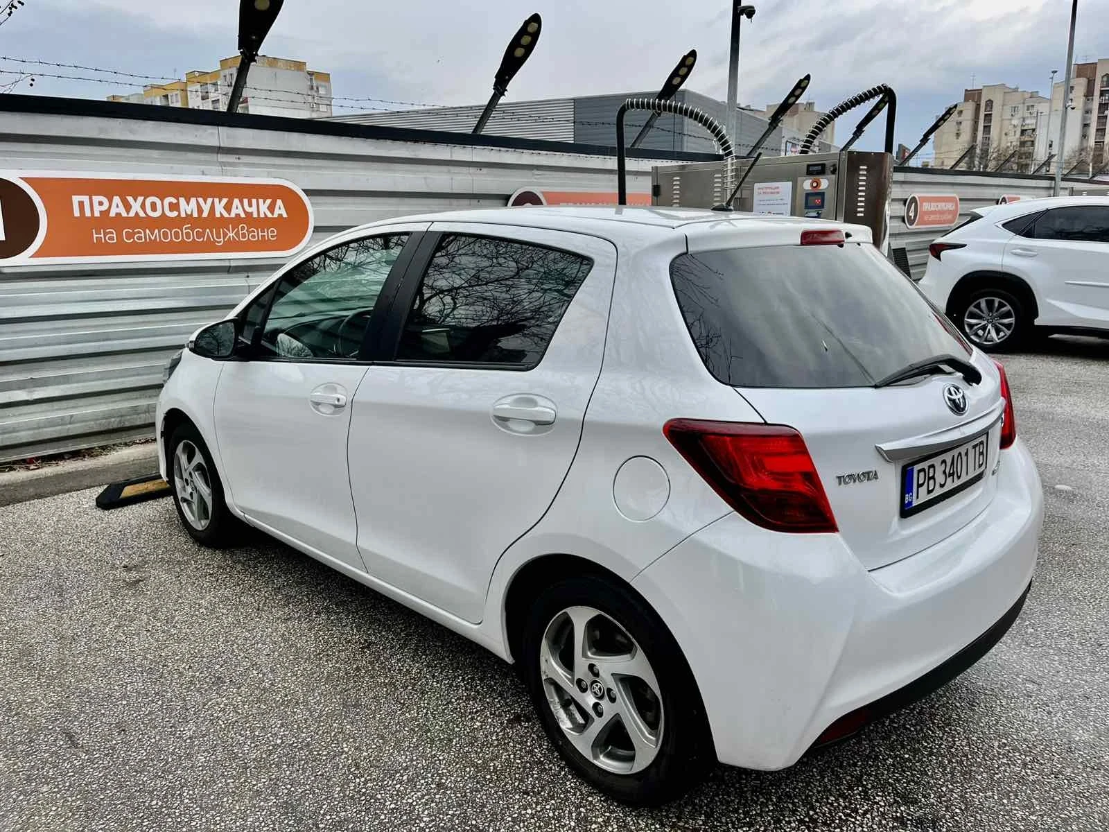 Toyota Yaris, снимка 7 - Автомобили и джипове - 53720625
