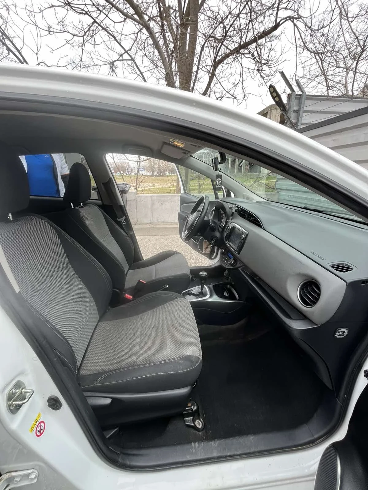 Toyota Yaris, снимка 3 - Автомобили и джипове - 53720625