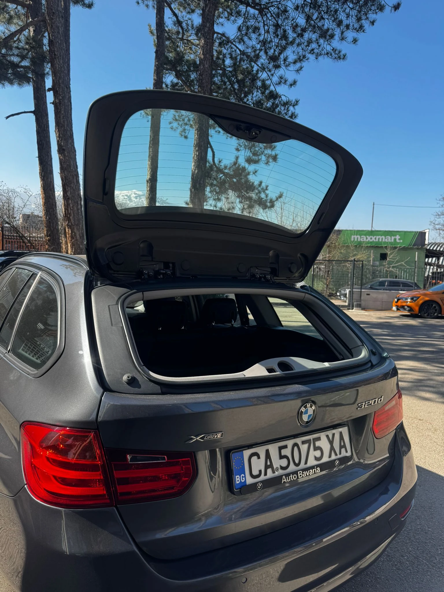BMW 320 320d xDrive, снимка 9 - Автомобили и джипове - 53827227