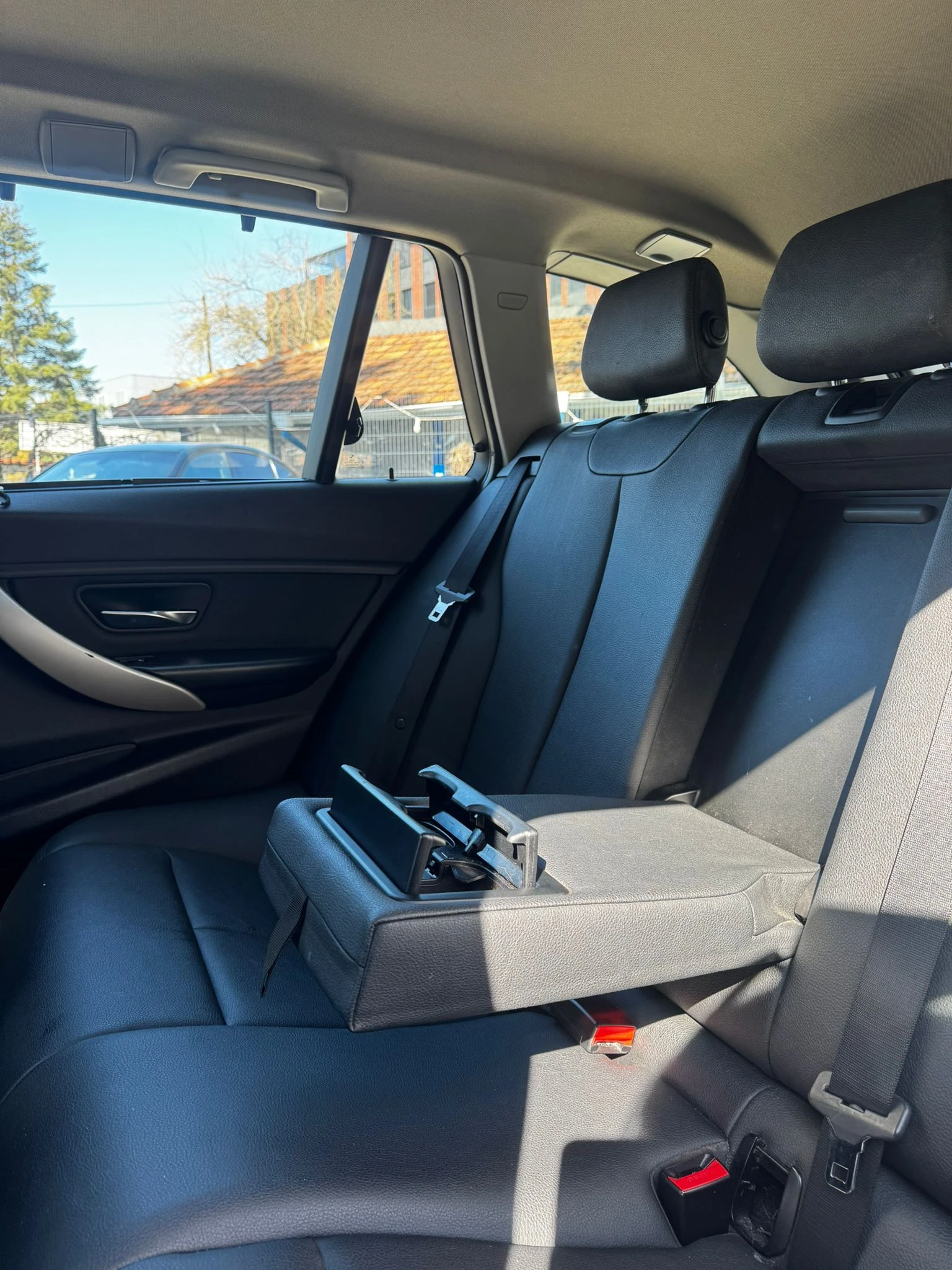 BMW 320 320d xDrive, снимка 10 - Автомобили и джипове - 53827227